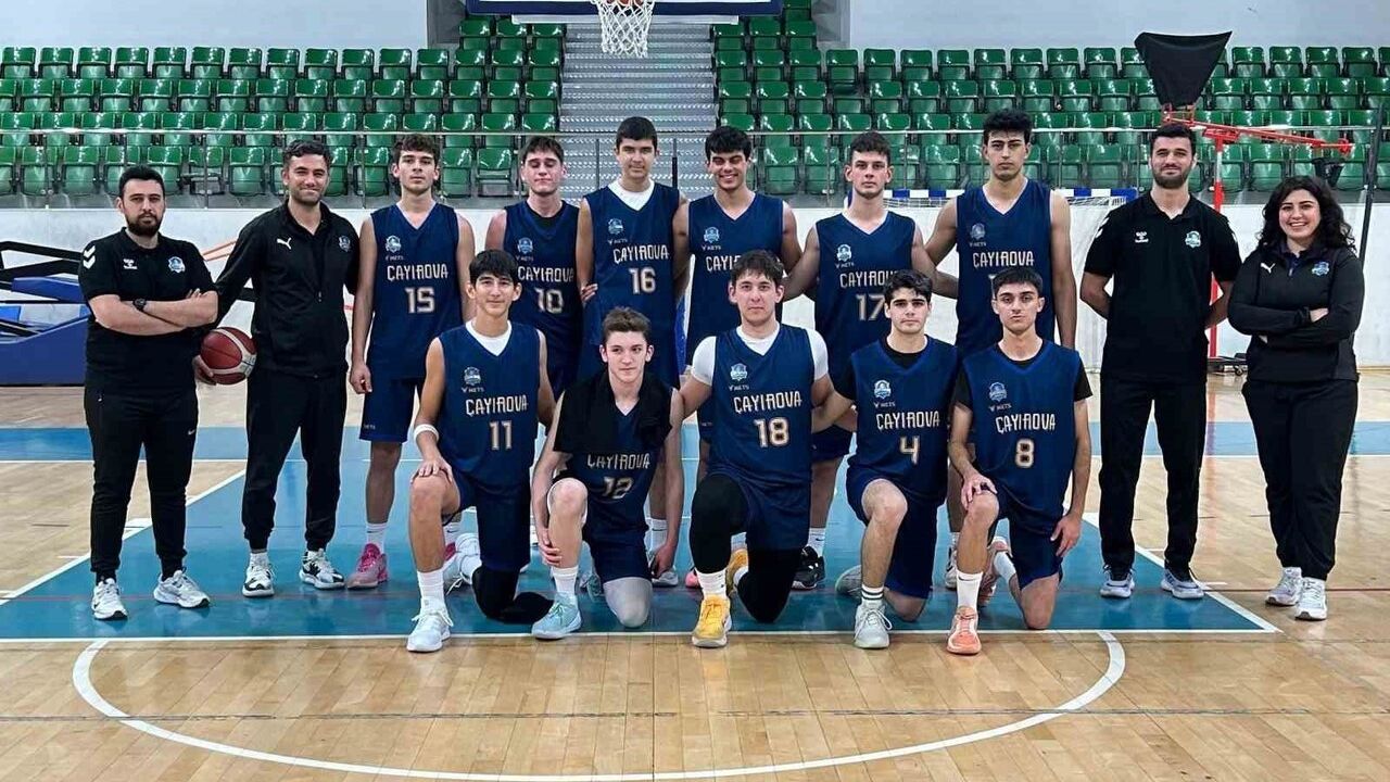 Çayırova Belediyesi U18 Namağlup Lider: 14 Maç, 14 Galibiyet