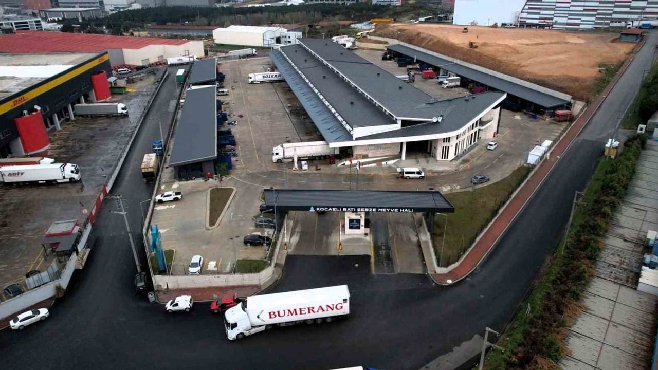 Çayırova'da Hal Binasına Ulaşım Güçlendirildi: Şehzade ve Kadife Sokaklara Son Kat Asfalt