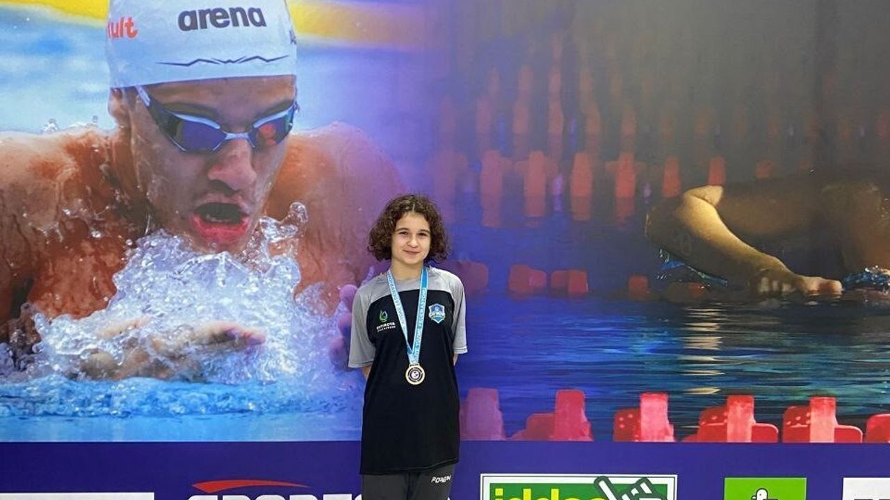 Çayırova'lı Yağmur Yeyin, Trabzon'da 4 Madalya Kazandı