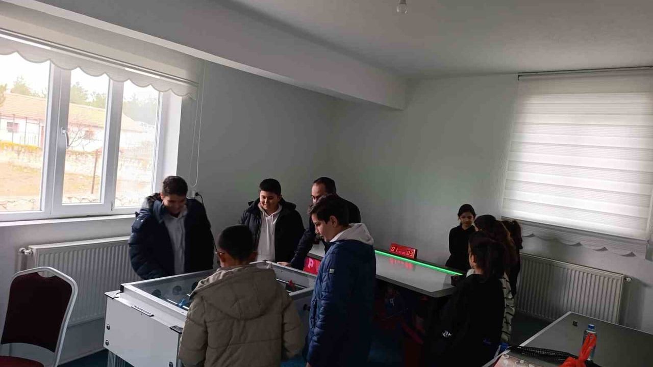 ÇEDES Projesi: Atatürk Ortaokulu Öğrencileri Emirdağ Diyanet Gençlik Merkezi'nde