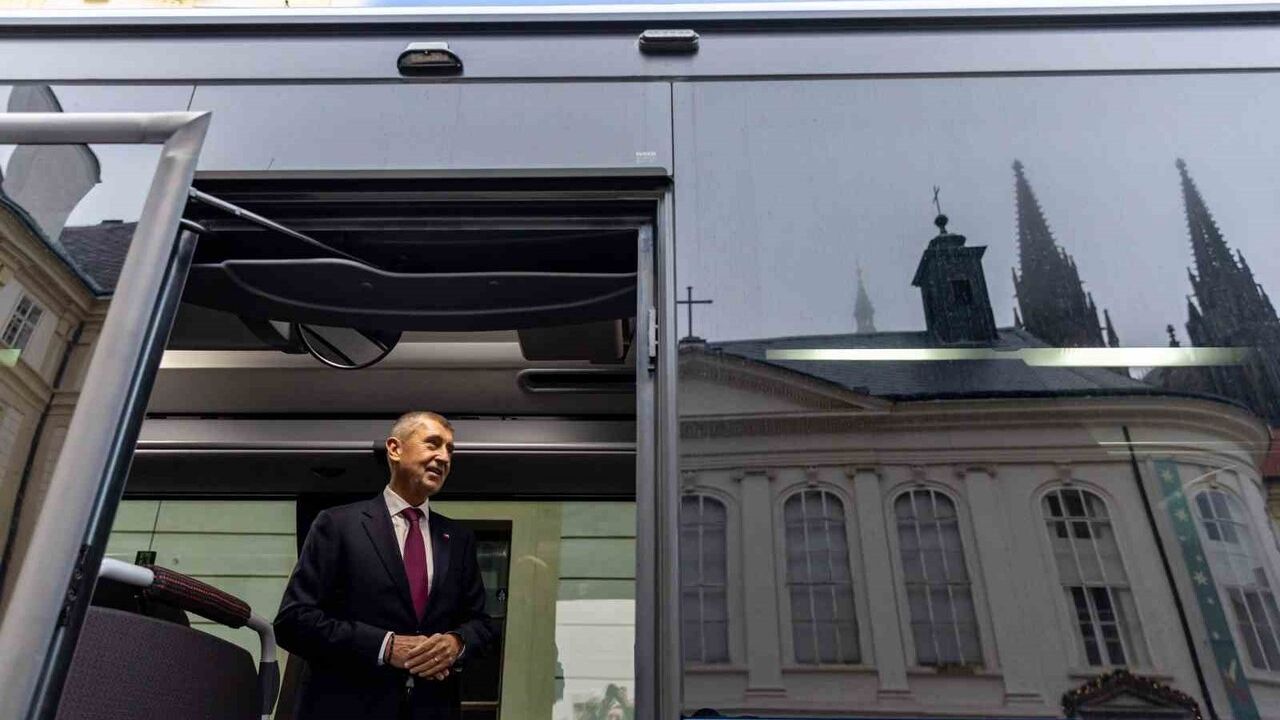 Çekya'da Andrej Babis Liderliğinde Koalisyon Hükümeti Göreve Başladı