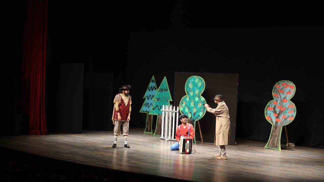 Çerçioğlu, Çocukları 'Müzisyenler Çetesi' ile Tiyatroya Buluşturdu
