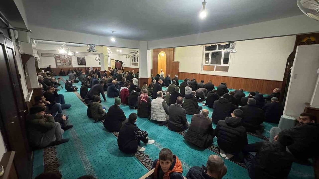 Çermik'te Regaip Kandili Dualarla İdrak Edildi