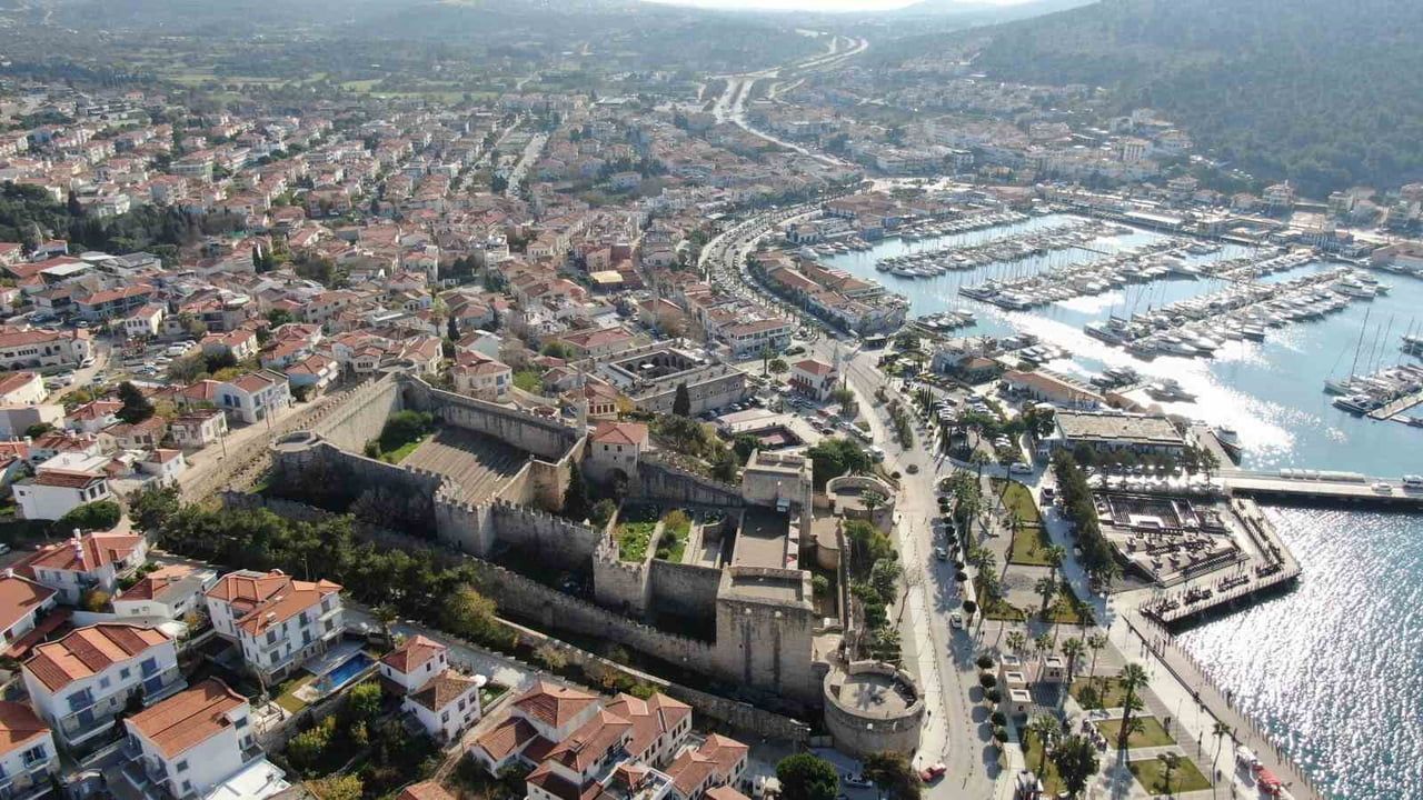 Çeşme'de Yılbaşı Öncesi Otellerde Doluluk Yüzde 85'e Ulaştı