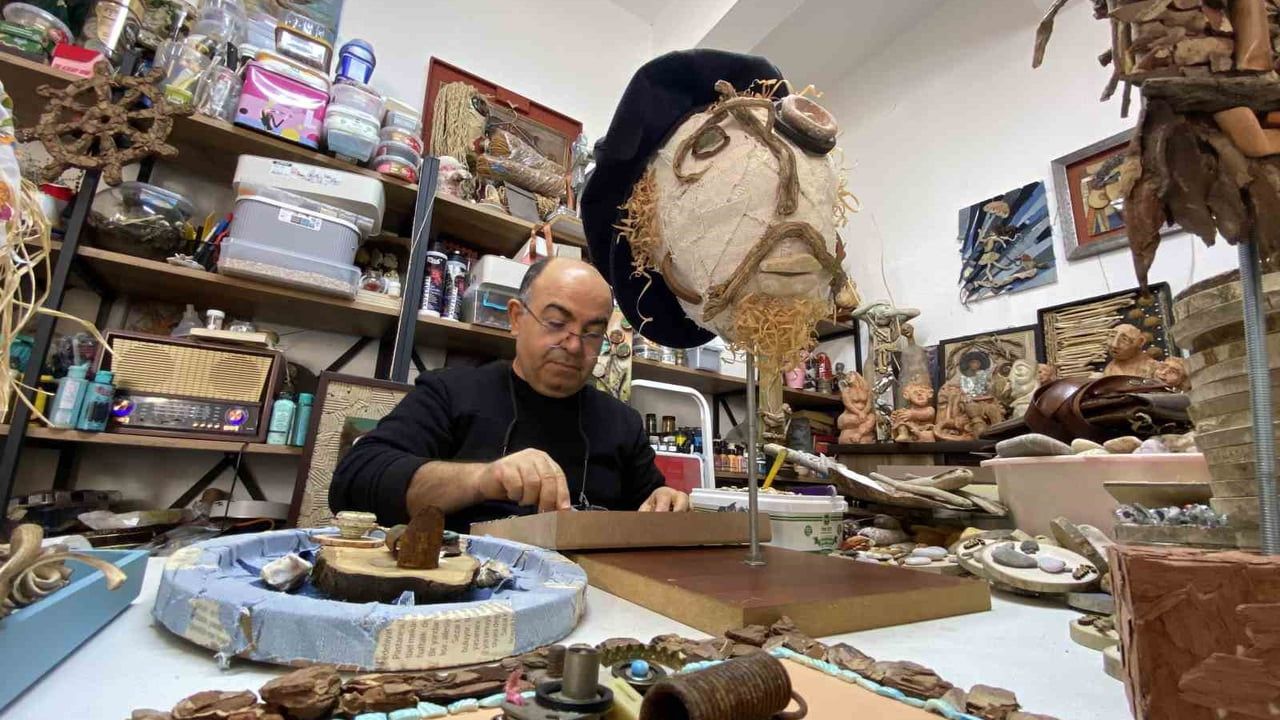 Çeşme'den Dünyaya İleri Dönüşüm: Nihat Atagöz'ün Atık Sanatı