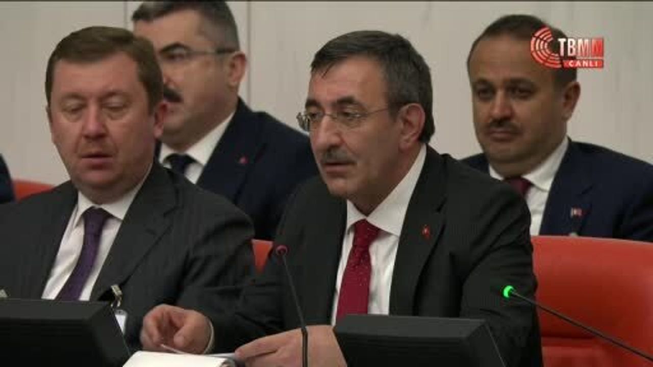 Cevdet Yılmaz: 'Kadınları sadece LGBT bağlamında tartışmak büyük haksızlık'