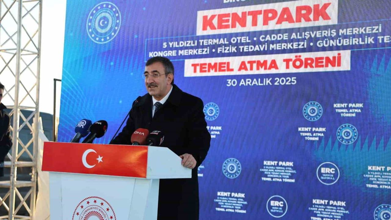 Cevdet Yılmaz: Turizm Geliri 2025'te 64 Milyar Dolara Ulaşacak