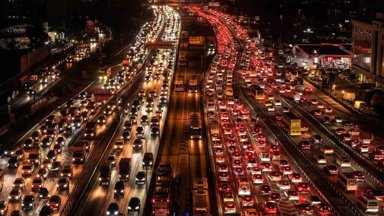 Cevizlibağ'da Trafik Yoğunluğu %81'e Ulaştı