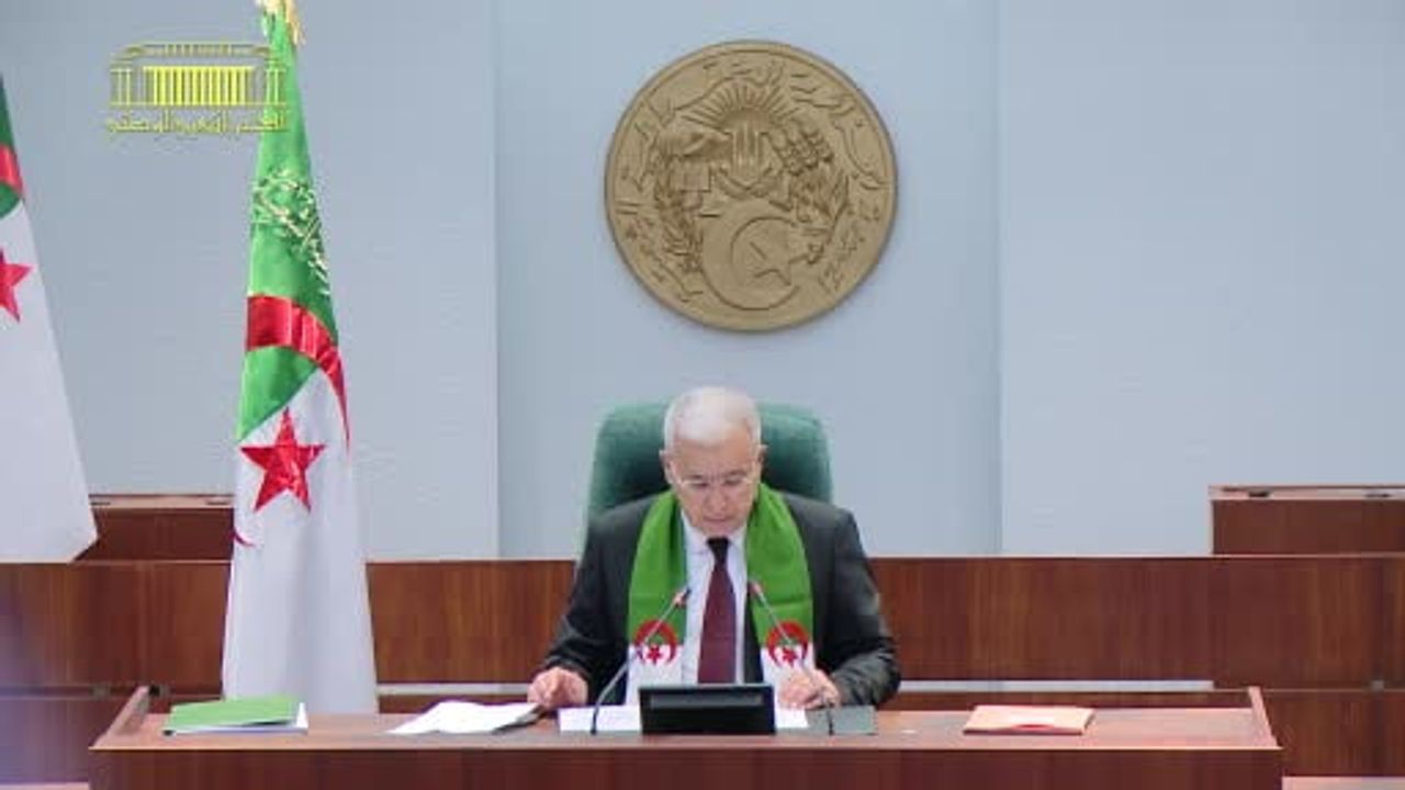Cezayir Meclisi Fransız Sömürgeciliğini Oybirliğiyle Suç İlan Etti