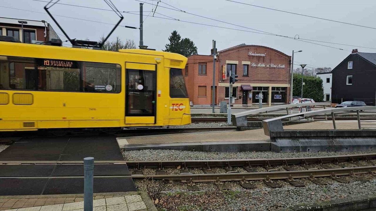 Charleroi'de Restoran Alkolü Menüsünden Kaldırdı, Irkçı Saldırıların Hedefi