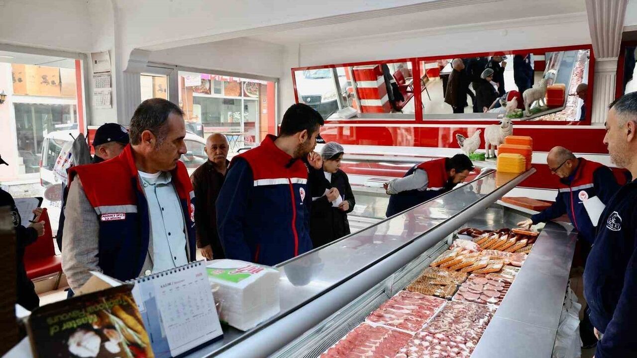 Çine'de Kasaplara Sıkı Gıda Güvenliği Denetimi