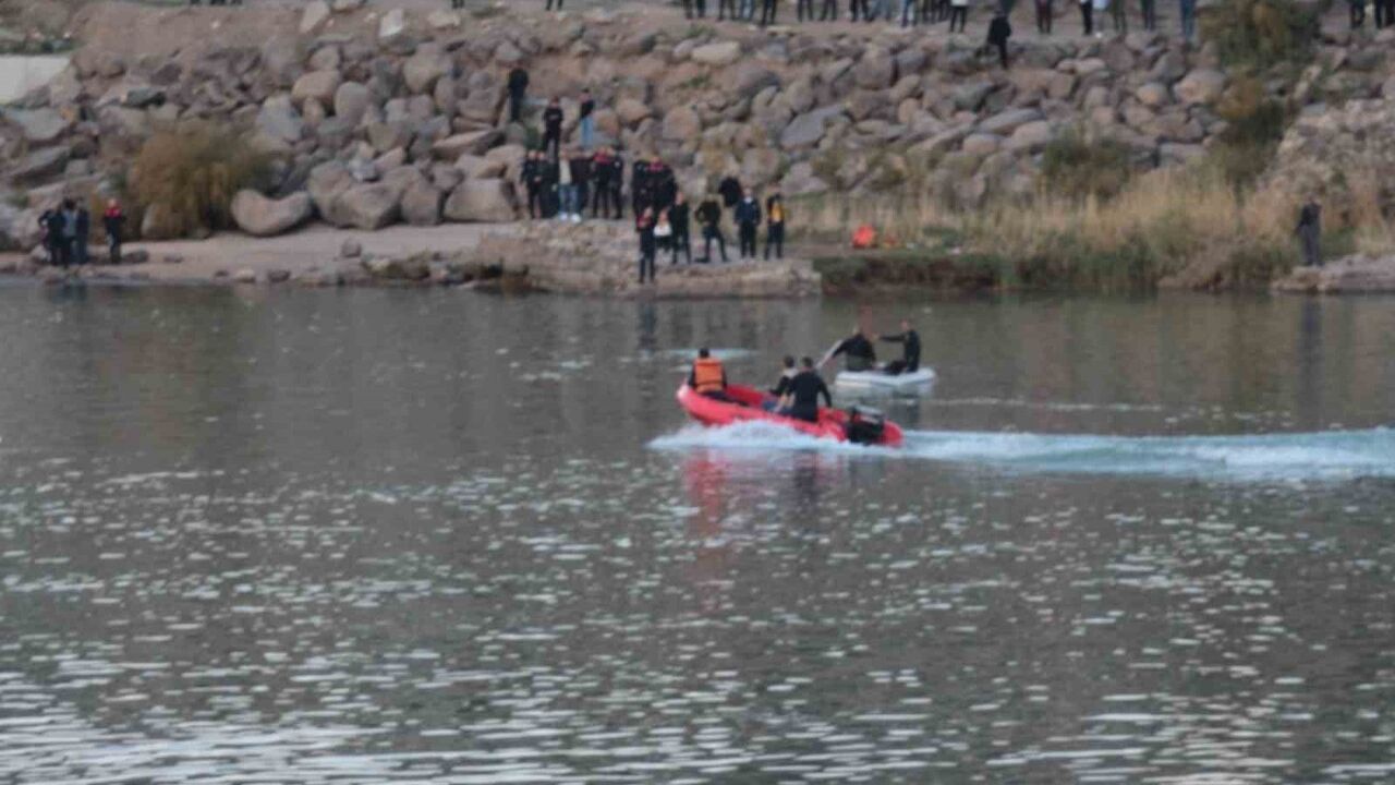 Cizre'de Dicle Nehri'nde 12 Yaşındaki Çocuk Akıntıya Kapıldı