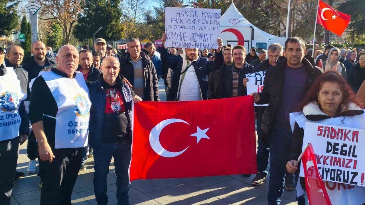 Çorlu’da işten çıkarılan işçiler Heykel Meydanı’nda tazminat eylemi