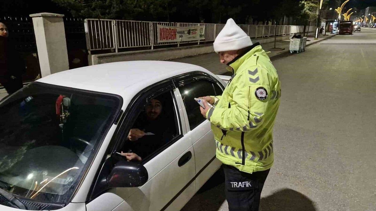 Çorum Alaca'da Trafik Denetimi: 30 Araca 85 bin 228 TL Ceza