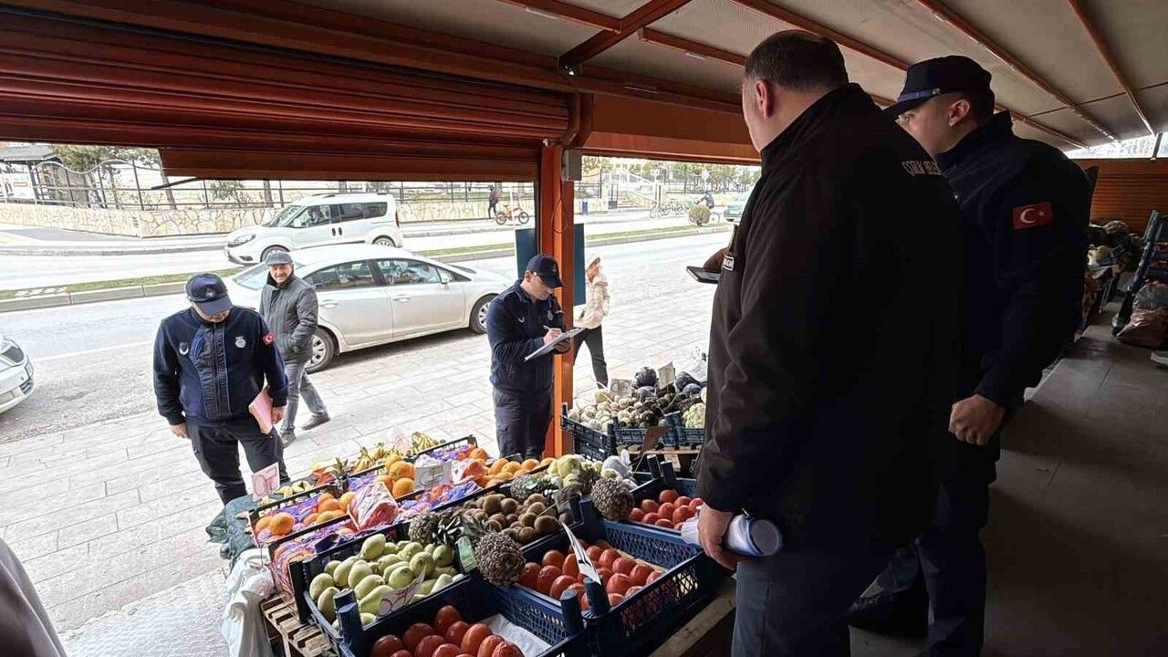 Çorum Belediyesi'nden Sıkı Denetim: 105 Manav ve Market Kontrol Edildi