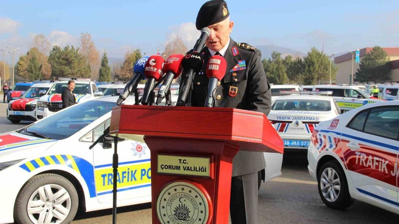 Çorum'da 123 Yeni Polis ve Jandarma Aracı Teslim Edildi