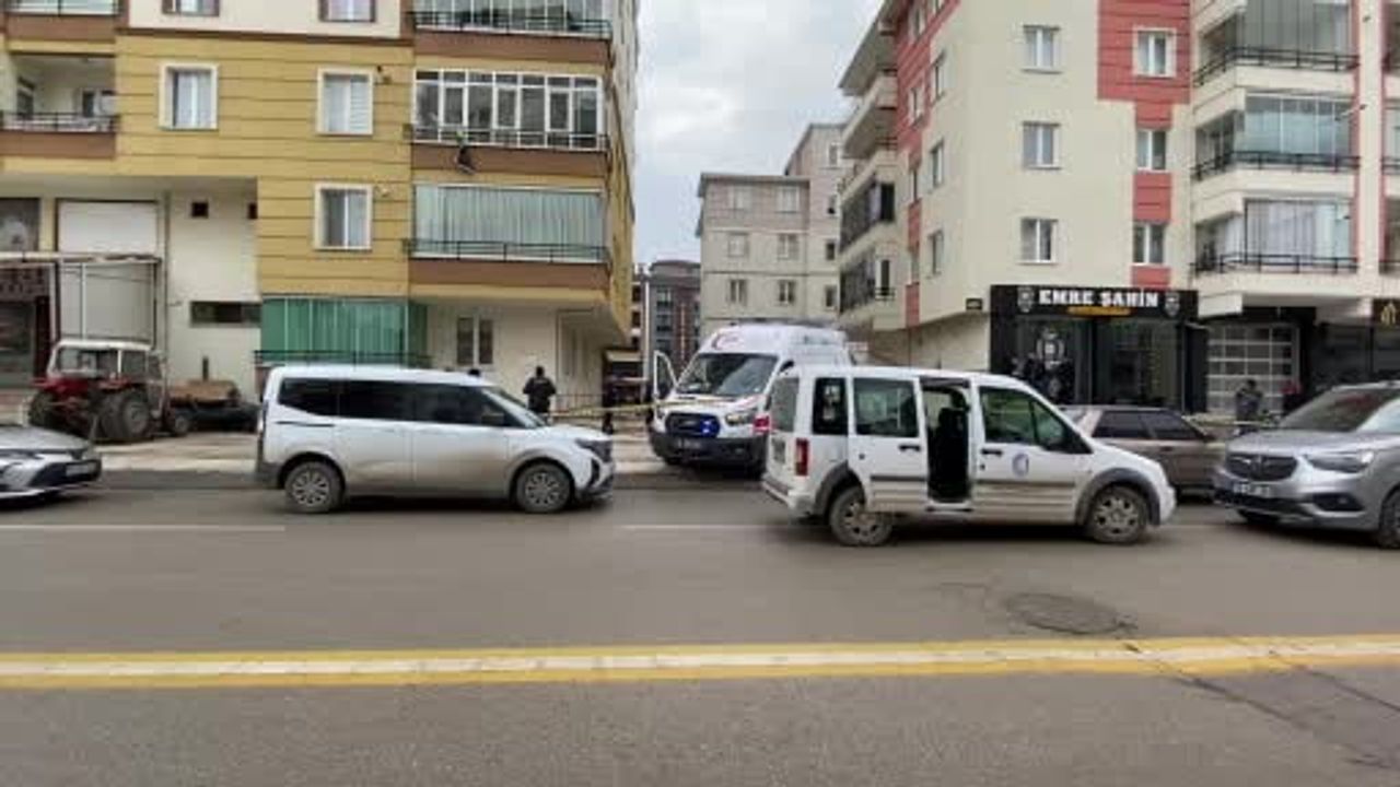 Çorum'da 8'inci kattan düşen Süleyman Dinçay hayatını kaybetti