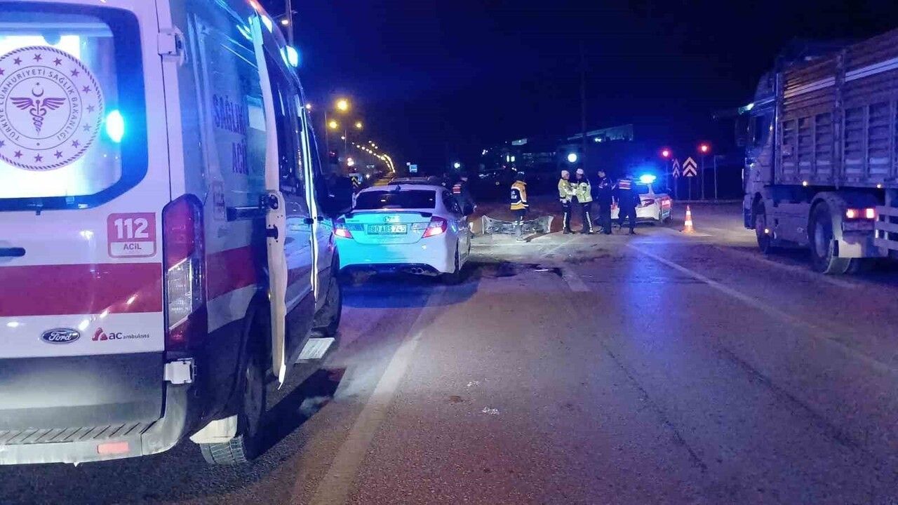 Çorum'da Kırmızı Işıkta Zincirleme Kaza: 2 Jandarma Personeli Yaralandı