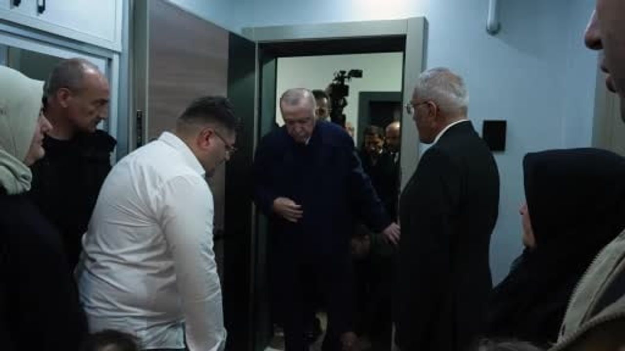 Cumhurbaşkanı Erdoğan'dan Depremzede Aileye Yeni Ev Ziyareti