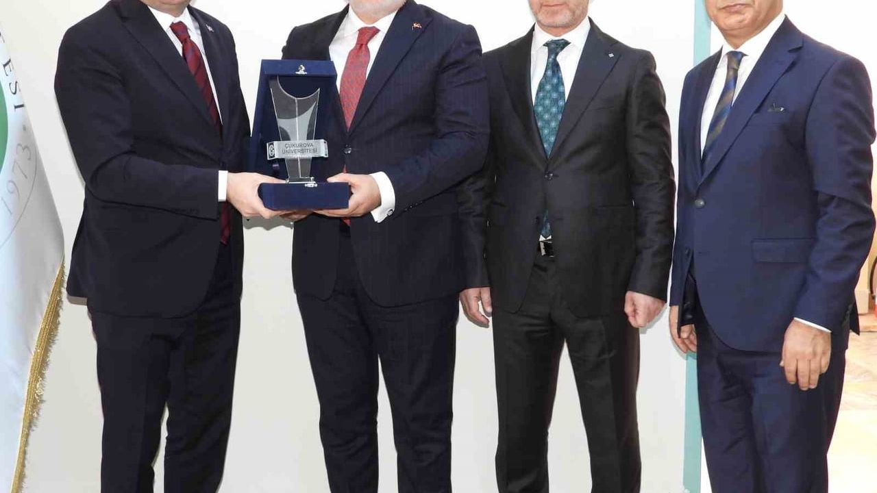 DAİMFED'ten Balcalı Hastanesi'ne 15 Konteynerlik Medikal Destek