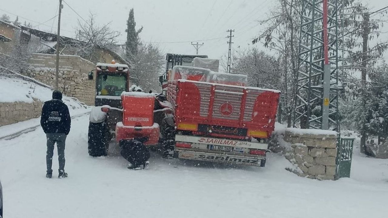 Darende'de Yoğun Kar Yağışı Ulaşımı Aksattı