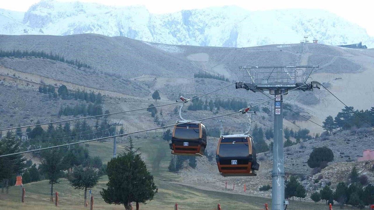 Davraz Kayak Merkezi sezona kar hasretiyle başladı