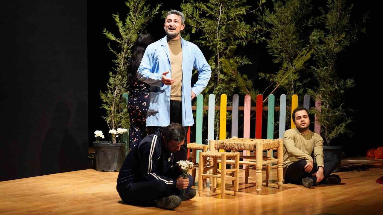 Deliler Koğuşu Keçiören'de Sahnelendi: Tiyatro İzleyiciyi Güldürdü ve Ağlattı