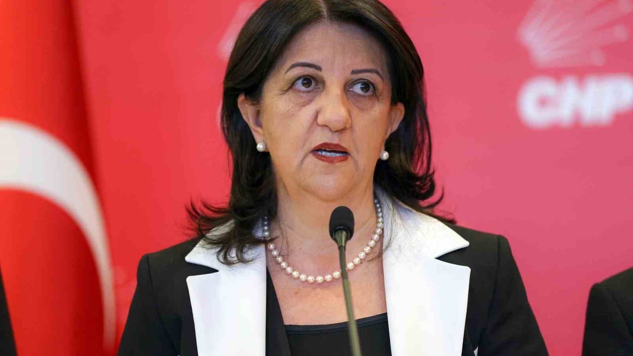 DEM Parti'den CHP'ye ziyaret: Özgür Özel ile görüşme