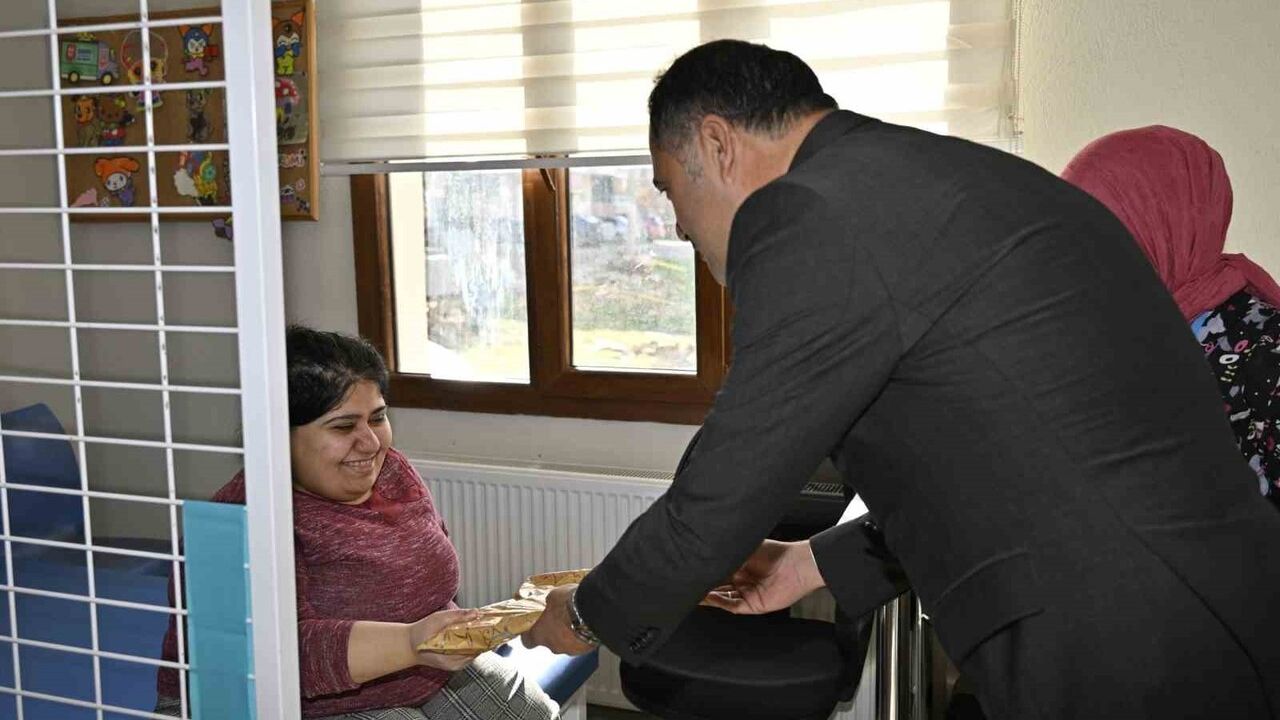 Demirci'de 3 Aralık Dünya Engelliler Günü — Başkan Erkan Kara'dan Ziyaretler