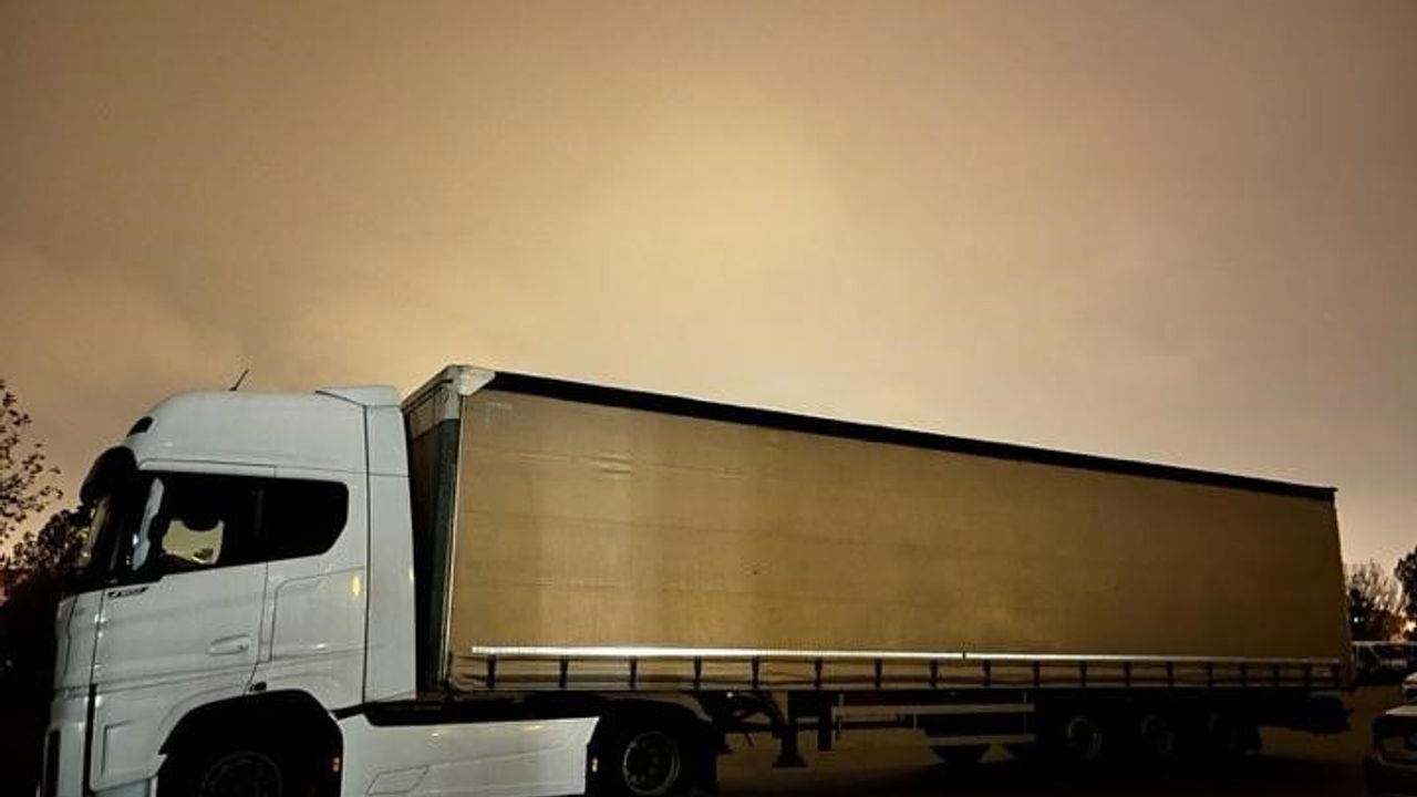 Denizli'de 3 Milyon TL Değerinde 263 Kaçak Tır Lastiği Ele Geçirildi