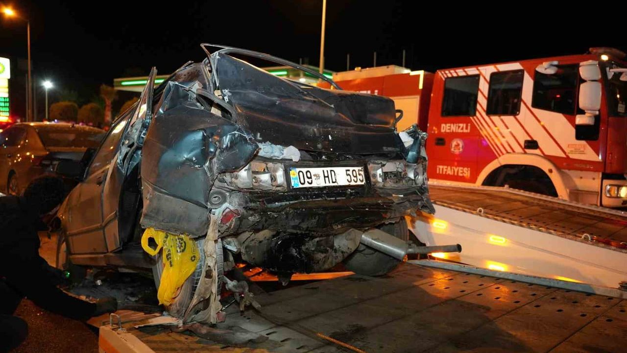 Denizli'de 5 Araçlı Zincirleme Kaza: Çok Sayıda Yaralı