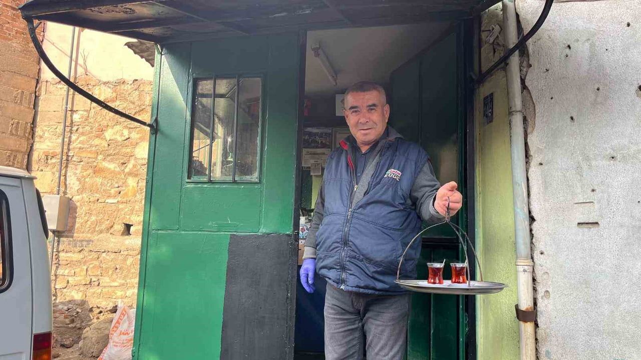 Denizli'de 50 Yıllık Çay Ocağını İşleten Mehmet Başbuğ