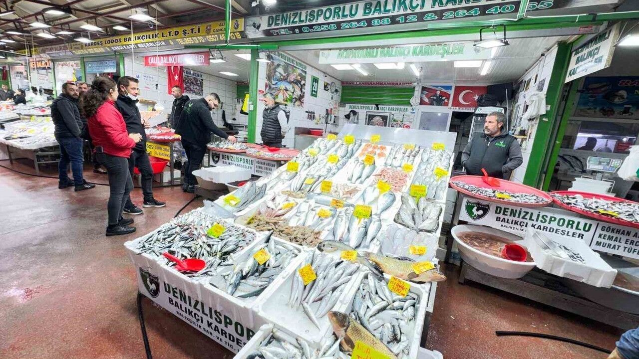 Denizli'de Geç Kış Balıkta Yağlanmayı Azalttı: Sardalya, Hamsi, İstavrit Öne Çıkıyor