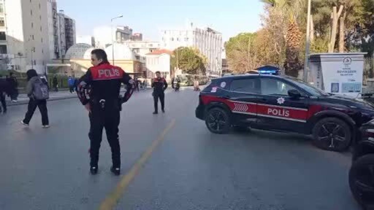 Denizli'de Şüpheli Çanta Paniği: Sahibi Koşarak Alıp Gitti