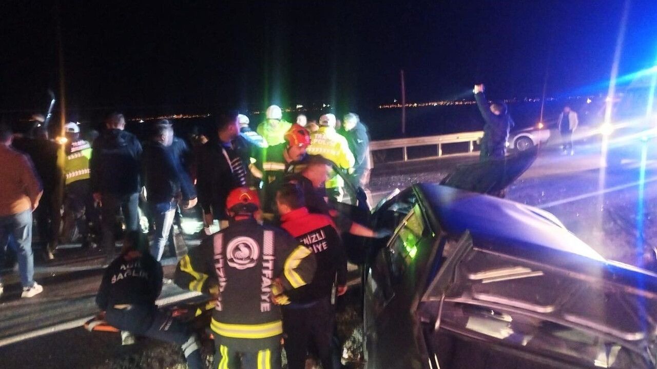 Denizli'de Traktör ile Otomobil Çarpıştı: 3 Yaralı