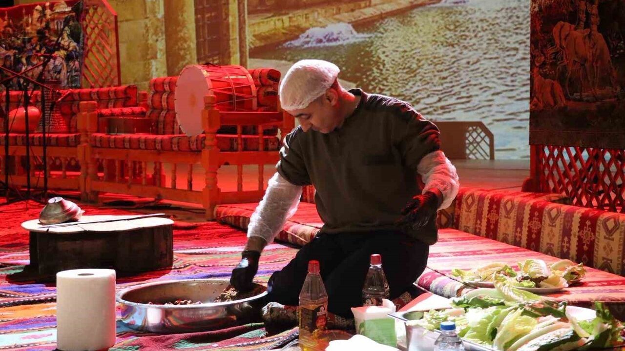 Denizli'de 'Urfa Sıra Gecesi' Coşkusu: Şanlıurfa Ezgileri Denizli'de Yankılandı