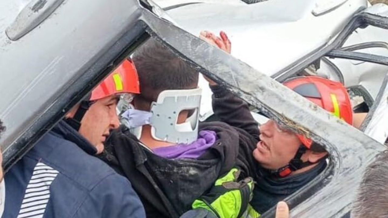 Denizli Honaz’da Sağanakta Otomobil Takla Attı: 2 Yaralı