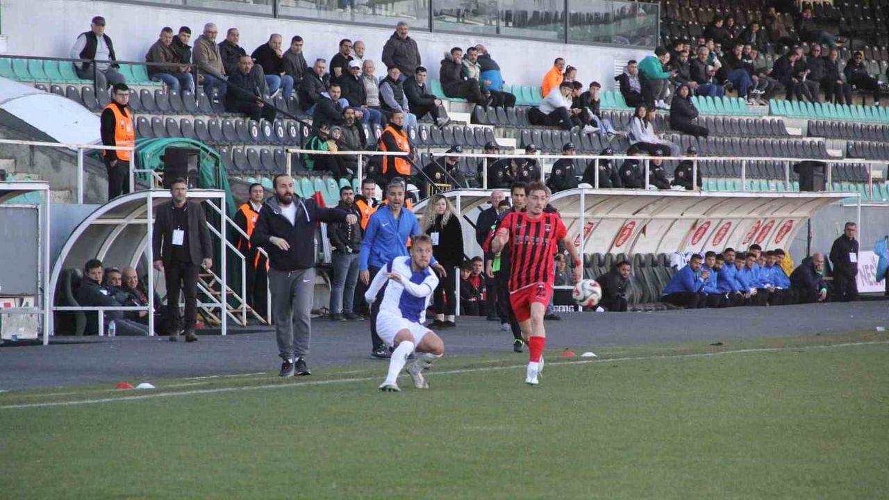 Denizli İdmanyurdu Eskişehir'i 3-1 Yenip İlk Yarıyı 26 Puanla Kapattı