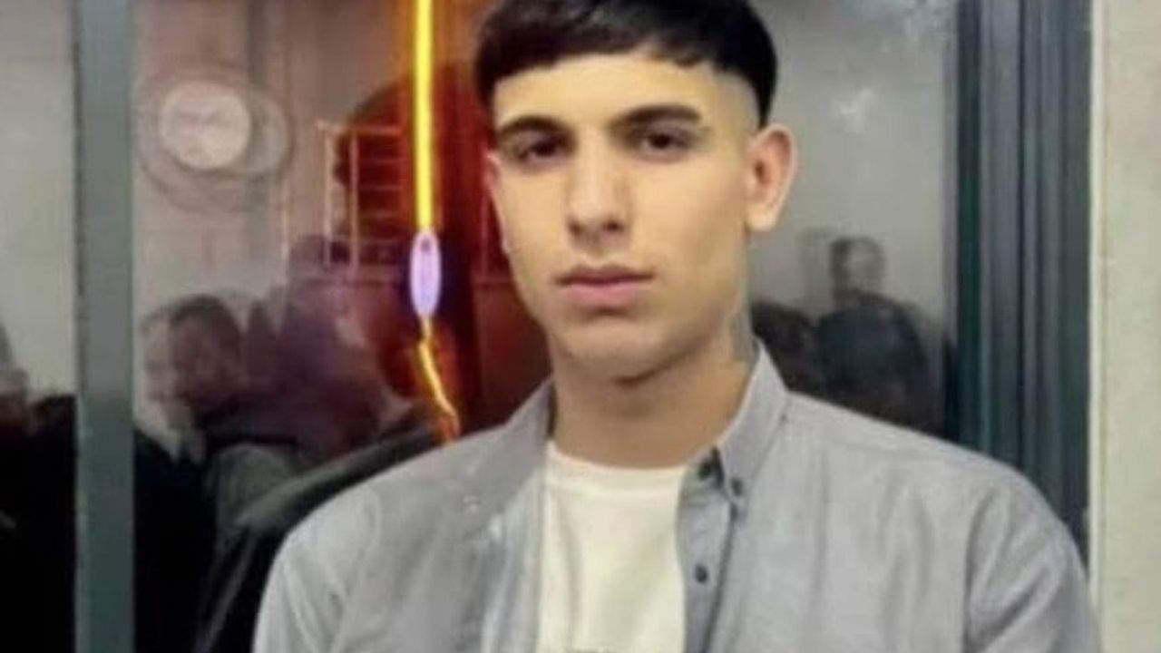 Derik'te Bıçaklı Kavga: 18 Yaşındaki Kanıvar Gözen Hayatını Kaybetti