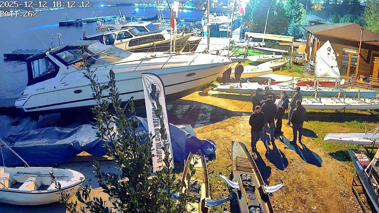 Derince'de Yelken Kulübüne Kaçak Tekne Baskını: 2 Tekneye El Konuldu