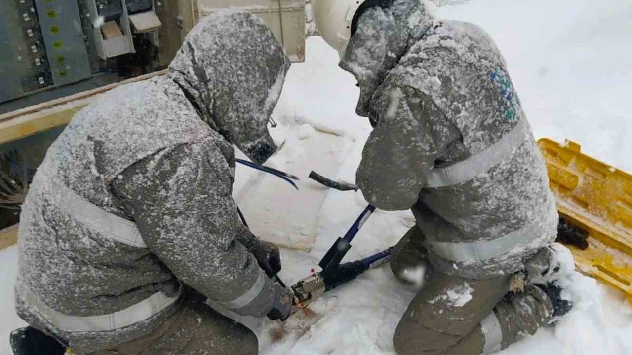Dicle Elektrik 6 ilde kar mesaisi — Kesintisiz enerji için sahada yüzlerce personel