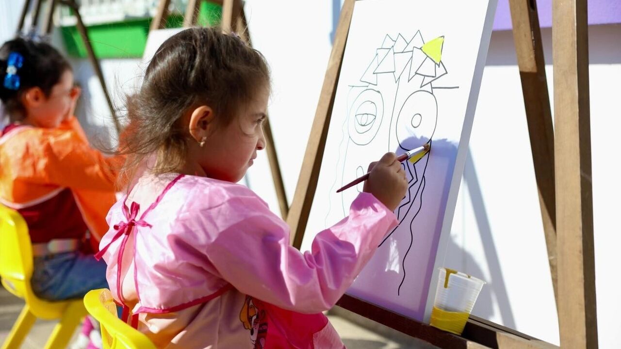 Didim Belediyesi Deniz Yıldızları Kreş ve Gündüz Bakımevi'nde Renkli Resim Etkinliği