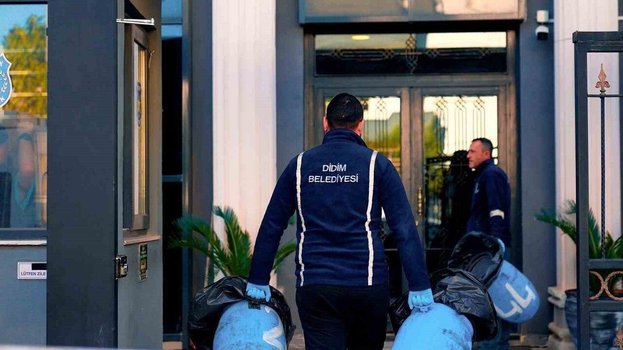 Didim'de Gıda Atıkları Mamaya Dönüşüyor: Sokak Hayvanlarına Umut