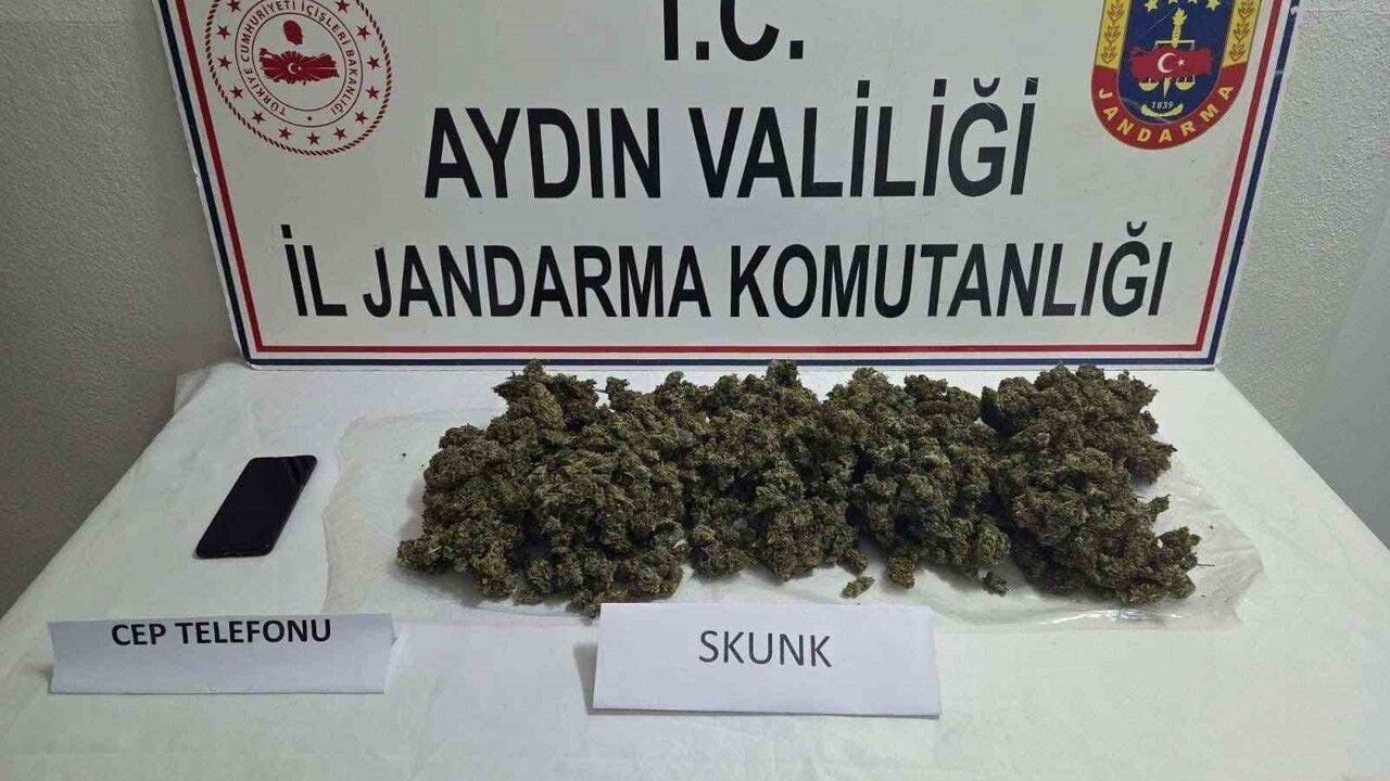 Didim'de Jandarma Operasyonu: Yabancı Uyruklu Şahsın Evinde 1 Kilogram Uyuşturucu Ele Geçirildi