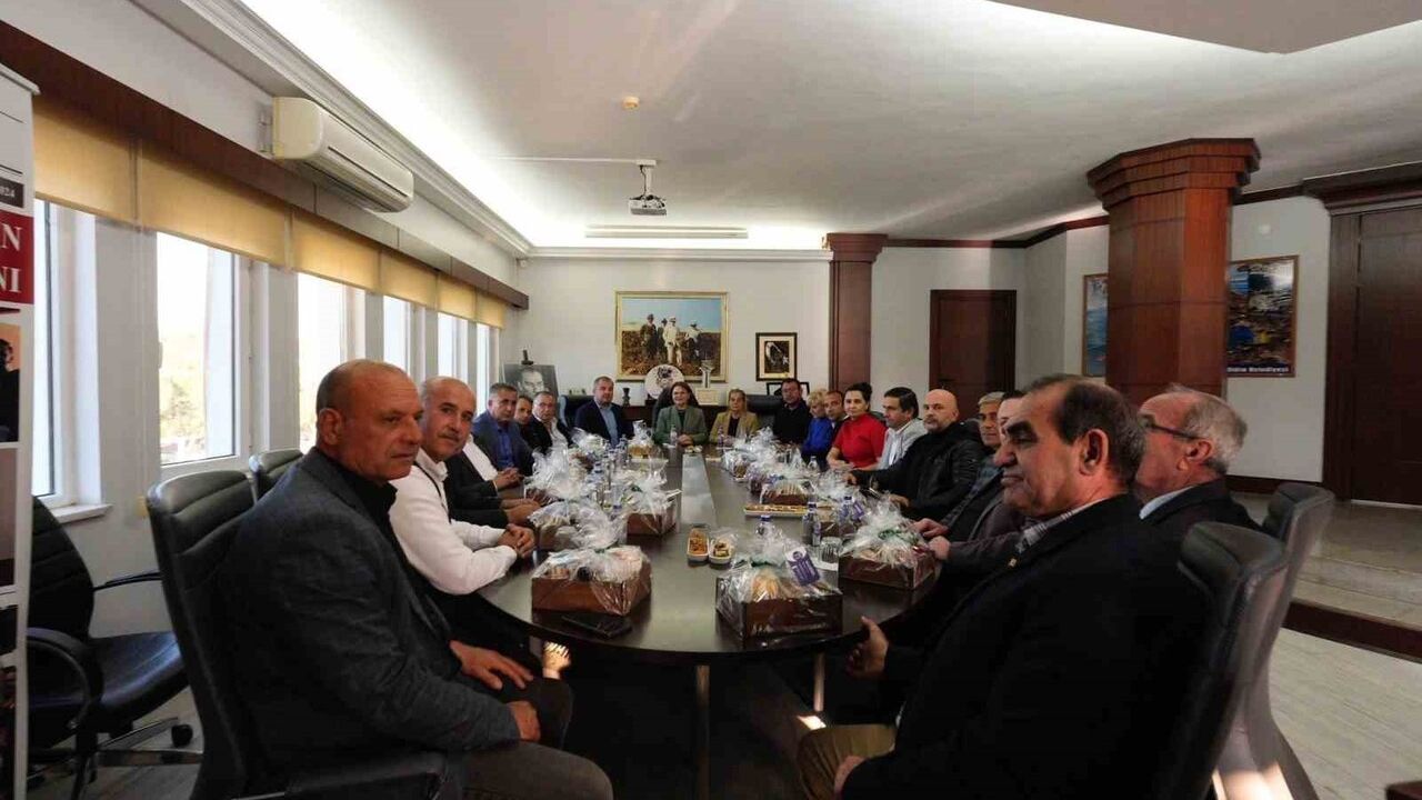 Didim’de Muhtarlarla Yeni Yıl Öncesi Planlama Toplantısı — Hatice Gençay