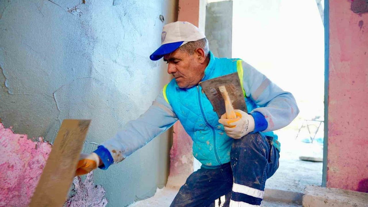 Didim'de Özel Çocuklar Oyun Evi Projesi'nde Yenileme Çalışmaları Hızla Sürüyor