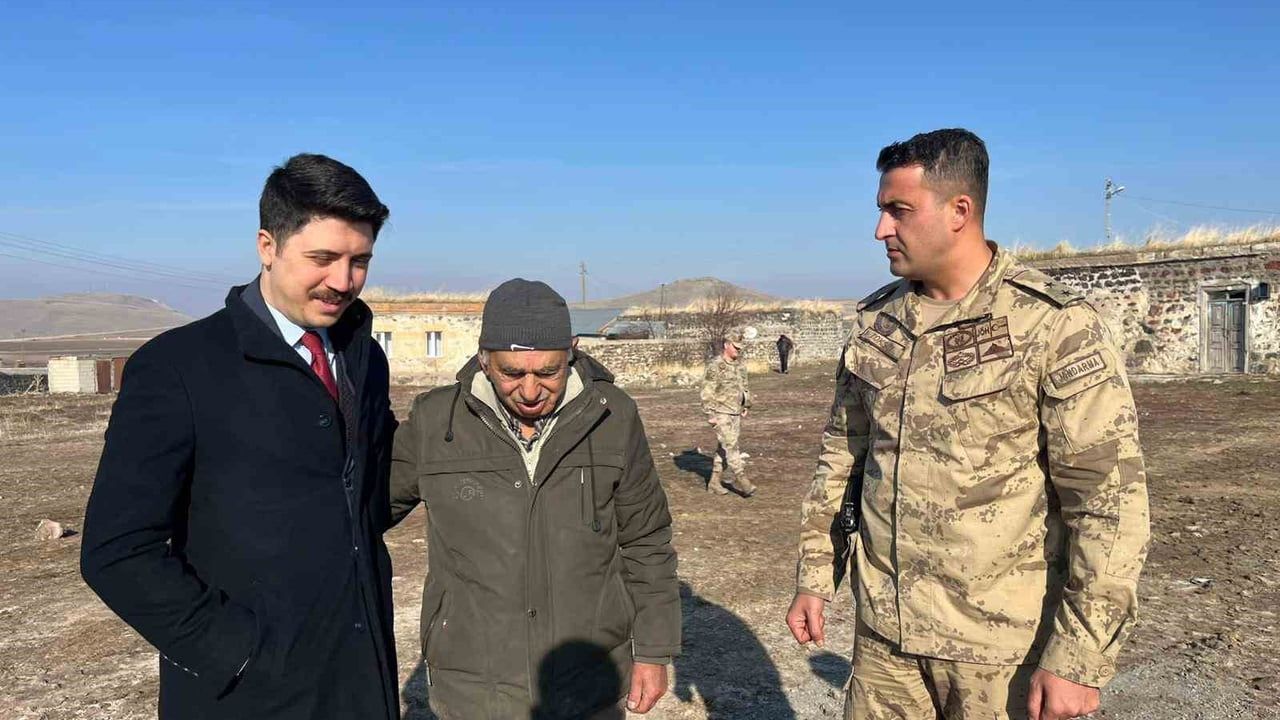 Digor Kaymakamı Ahmed Tayyib Kahraman Başköy'de 'Halkla İç İçe' Ev Ziyaretinde