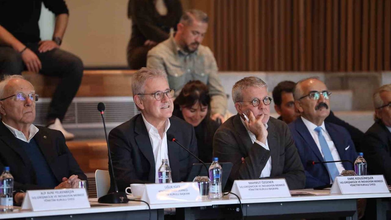 Dijital Deneyim Merkezi İzmir eğitimcileriyle buluştu — 2026 hedefi