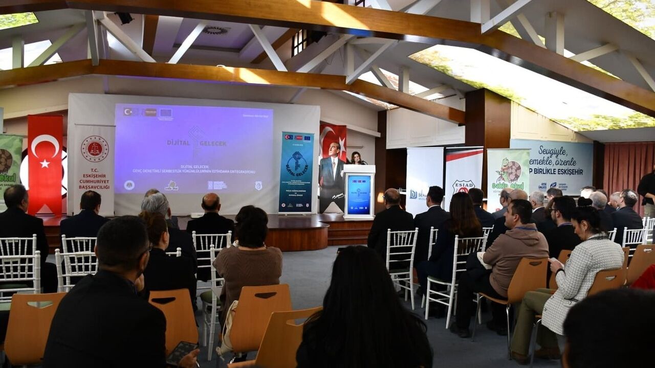 Dijital Gelecek Eskişehir'de Kapanış: Denetimli Serbestlik Gençlerine İstihdam Kapısı