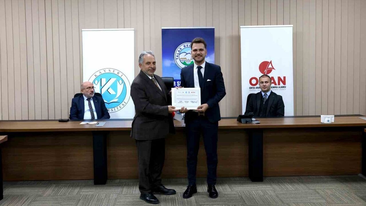 Dijital Görselleştirme Eğitimi Tamamlandı — TR72 Projesi'nde Sertifika Töreni